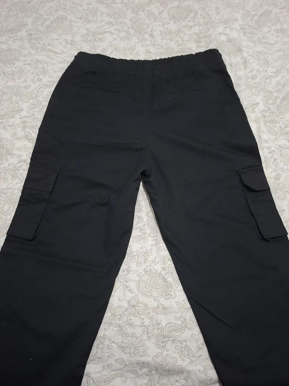 Calça com bolso