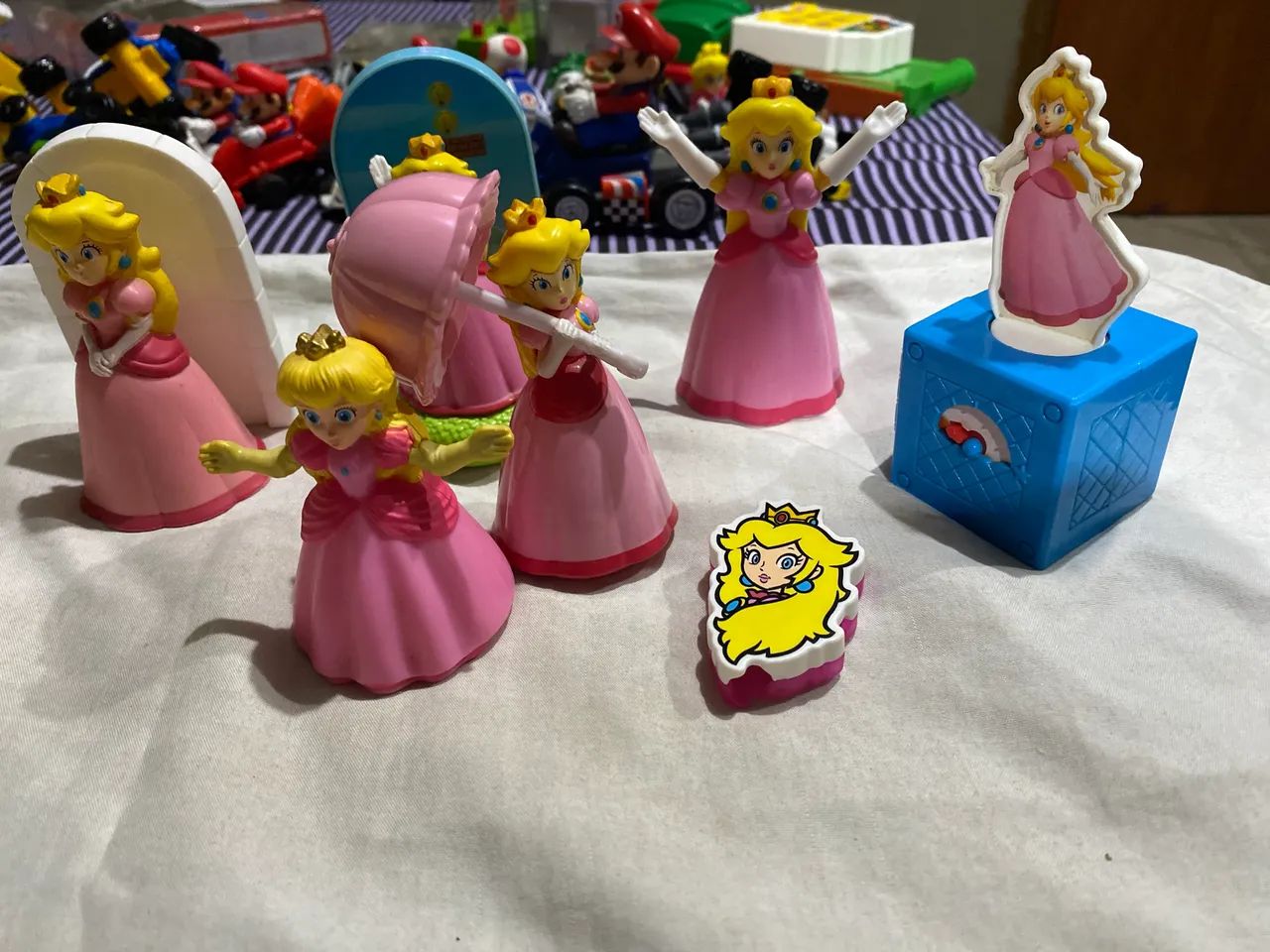 Princesa peach miniaturas super mario Mc Donalds kit - Foto 3