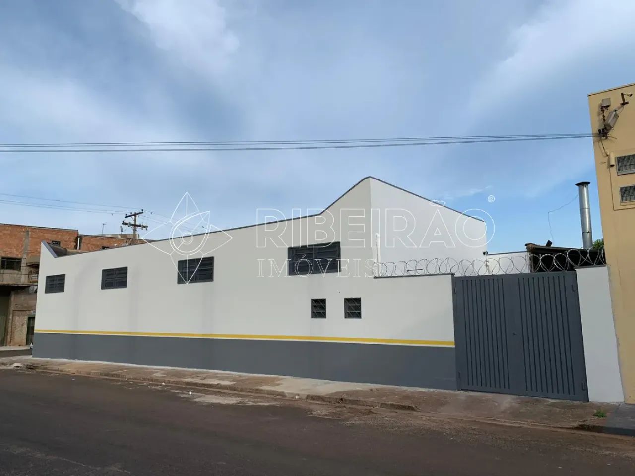 Galpão com mais de 200m² para locação Vila Elisa - Foto 4