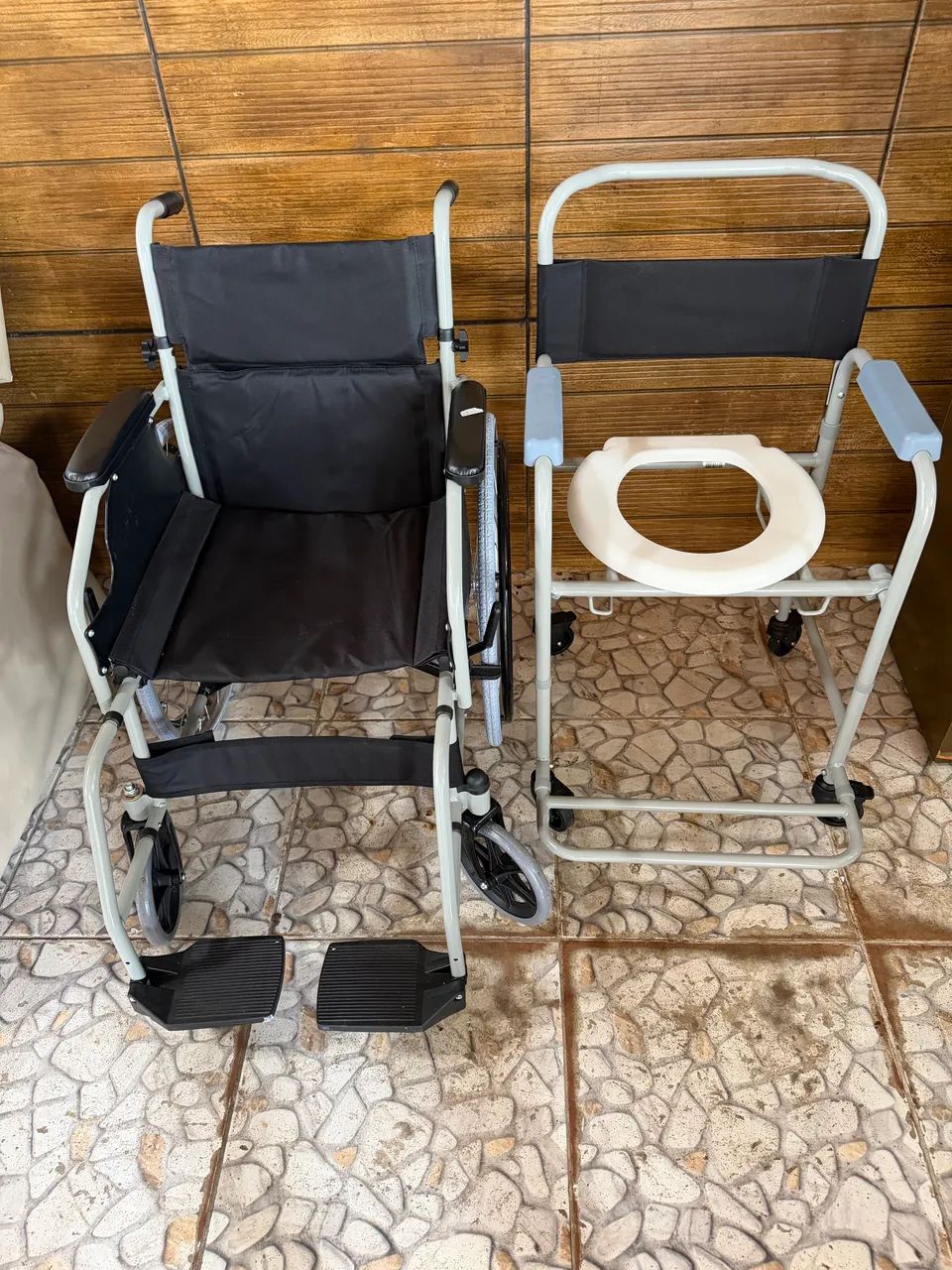 Cadeira de Rodas e Cadeira de banho  - Foto 2