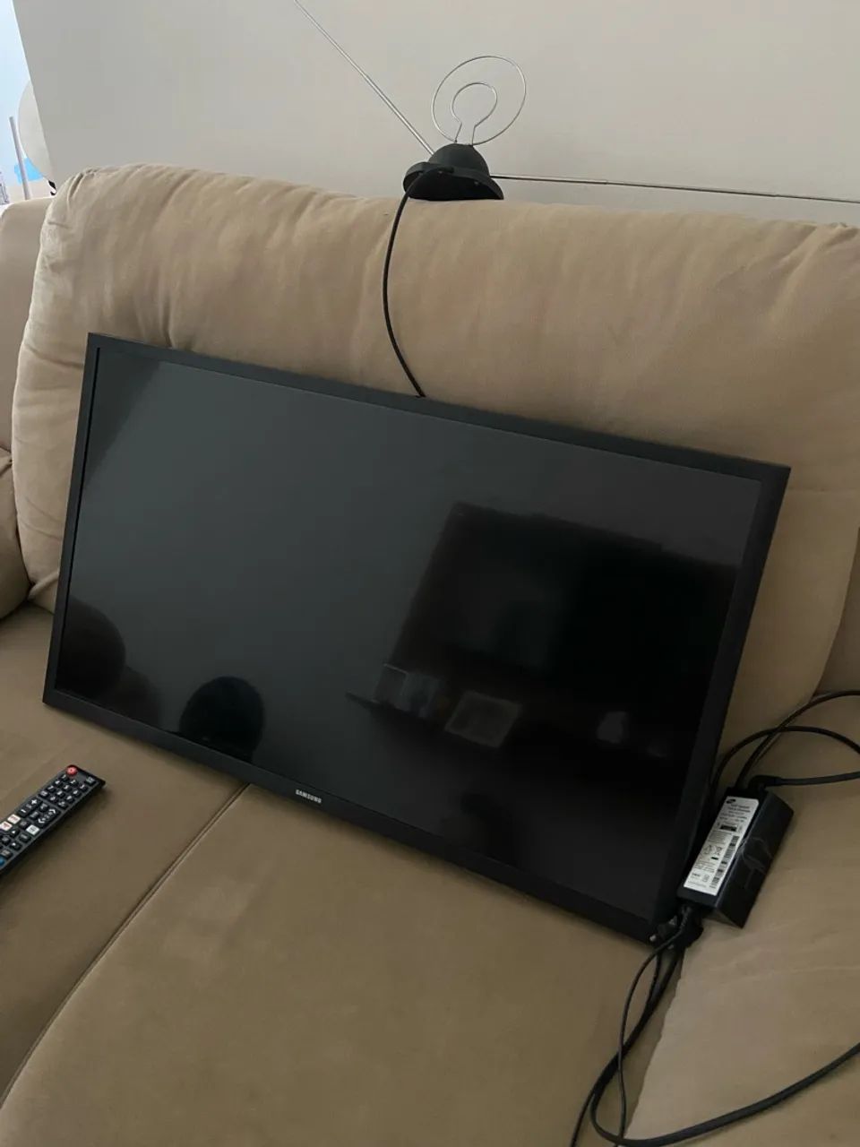 Smart TV LED Samsung J4290 de 32 polegadas, resolução HD. - Foto 2