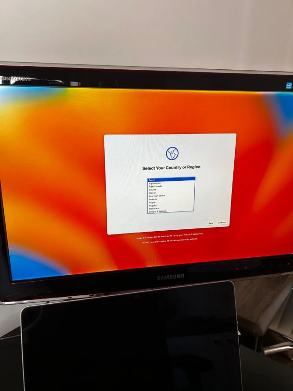 MacBook Pro 2017 com cabo flat da tela com problema - Foto 2