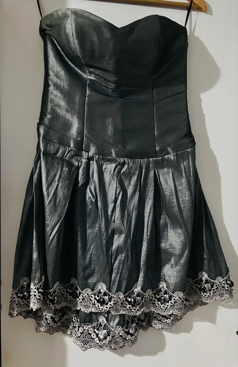 Vestido com barrado