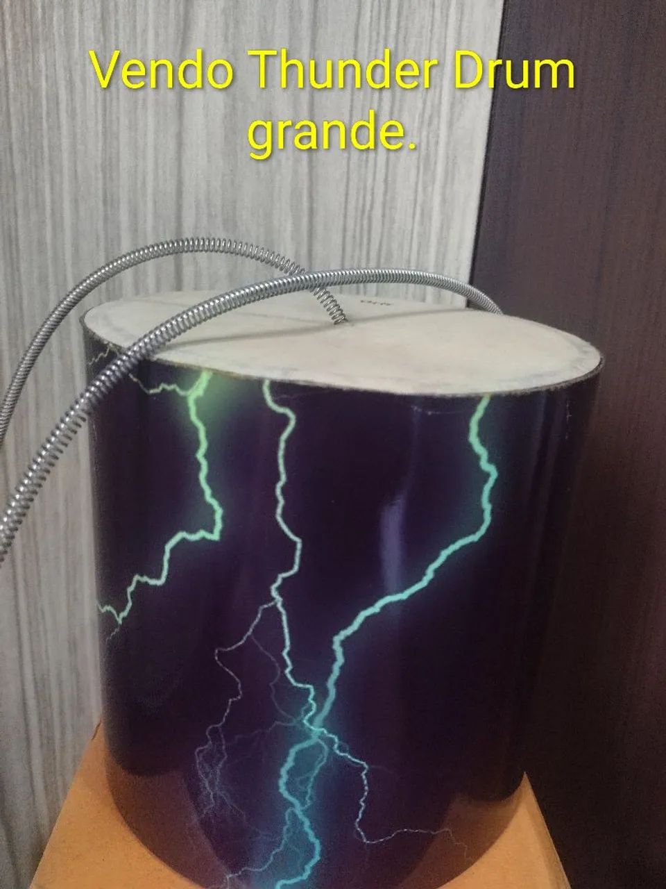 Vendo tambor trovão (Thunder Drum) grande.