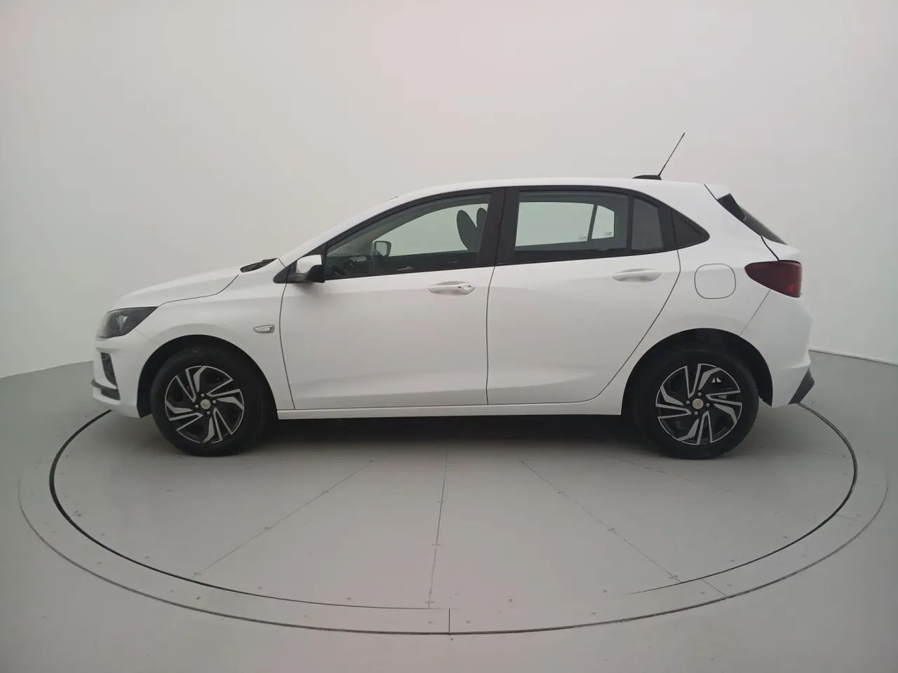 Chevrolet Onix Hatch 1.0 12V Flex Mec. 4P, foto 2 de 18