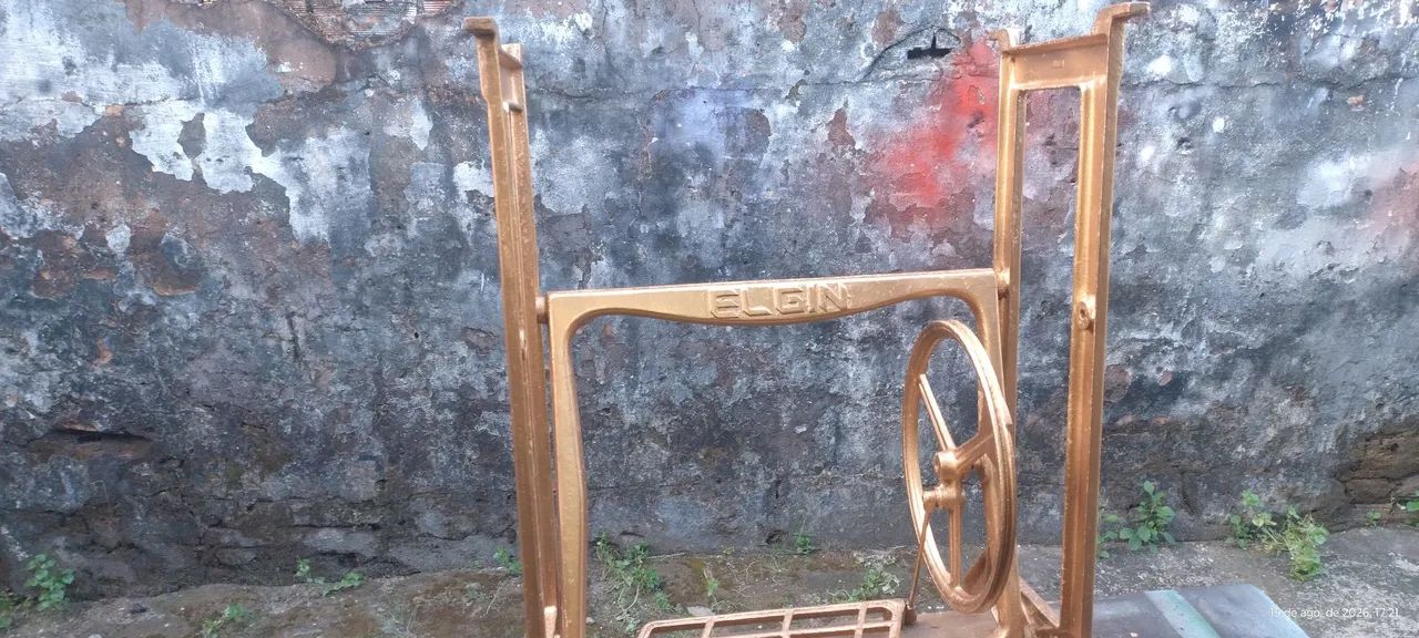 Pe de ferro da máquina Elgin para decoração 