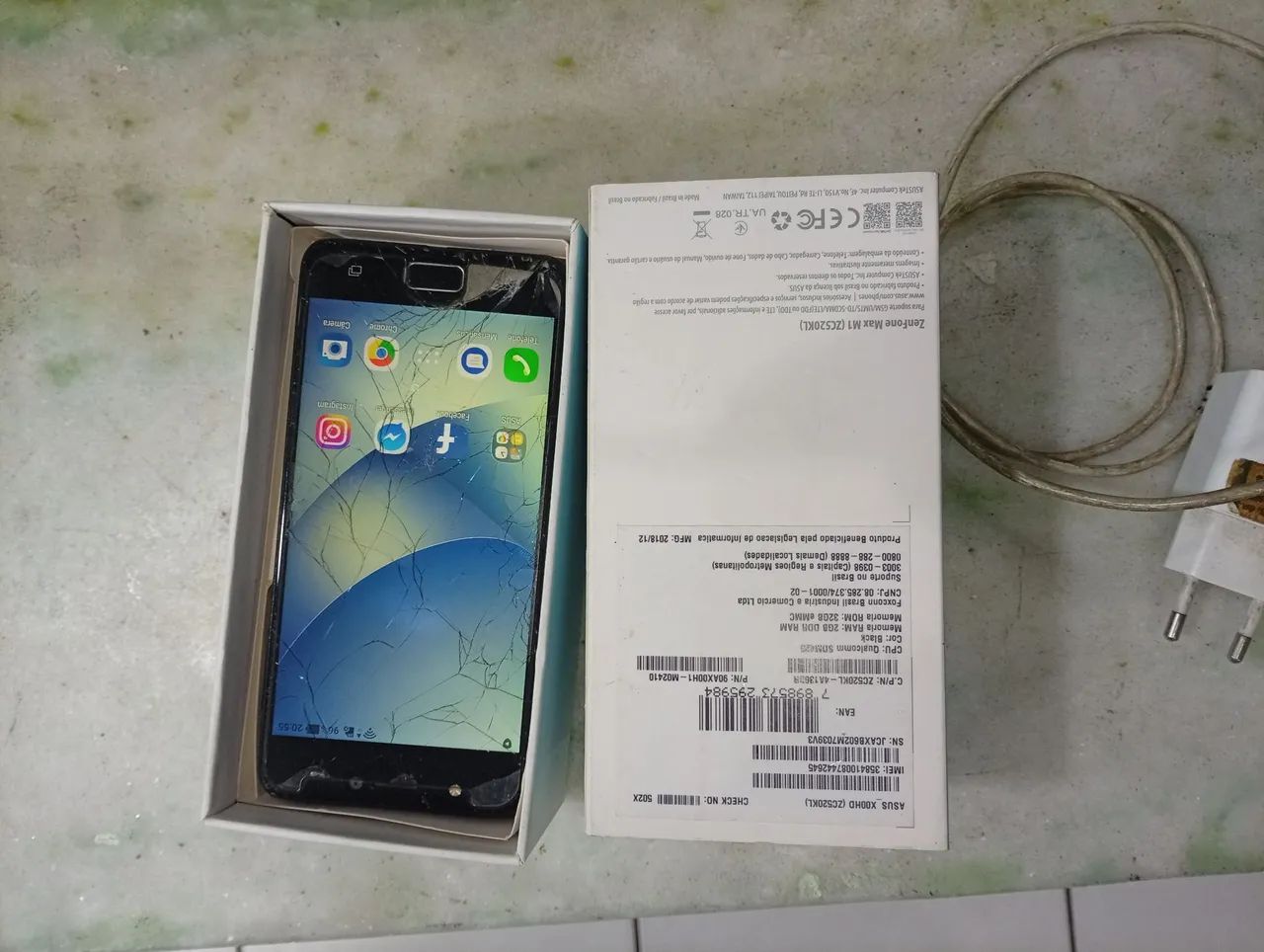 Celular azul ZenFone Max 