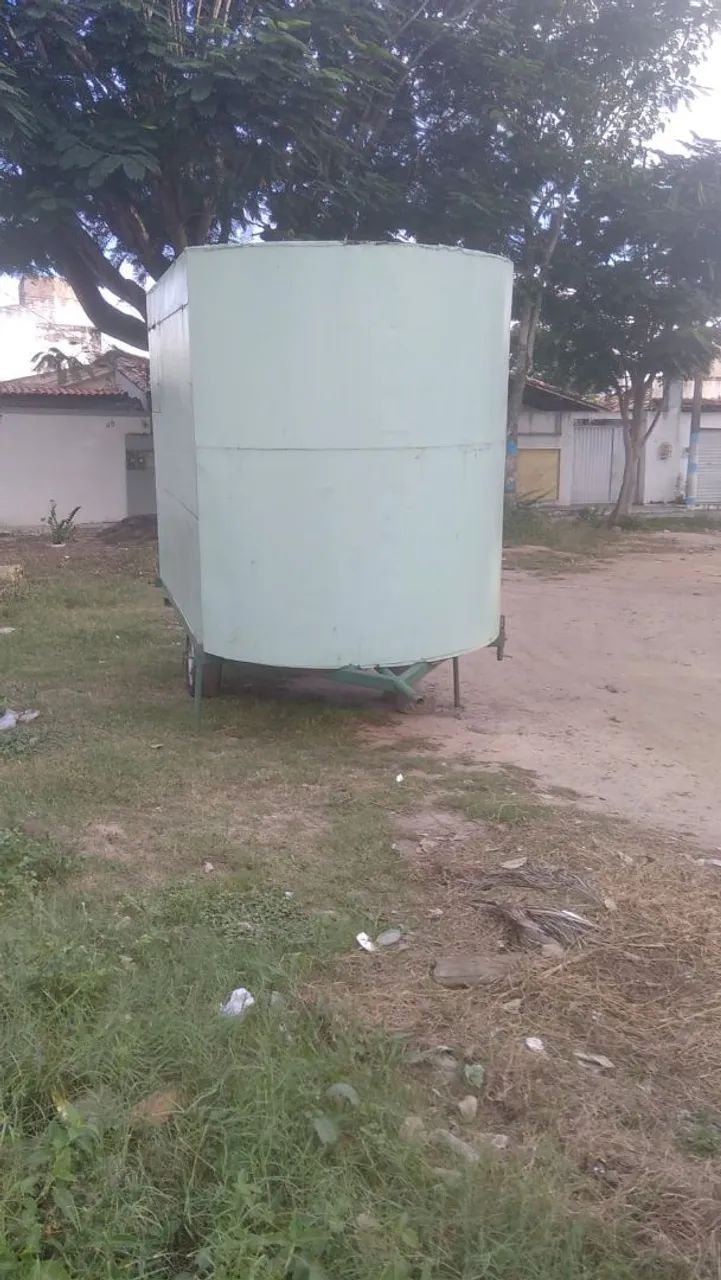 Vende- se um trailer