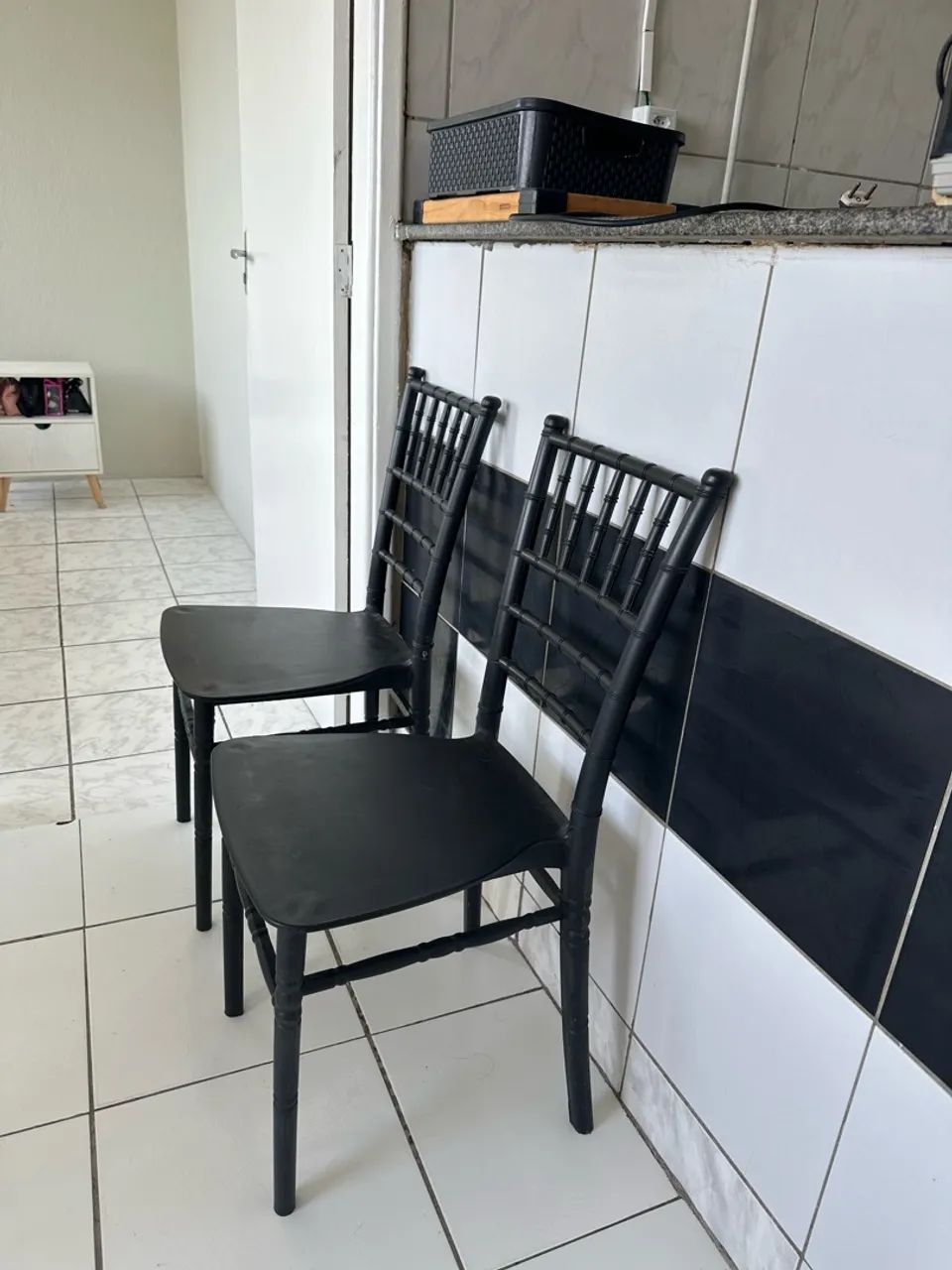 Mesa de mármore, 4 cadeiras  - Foto 2