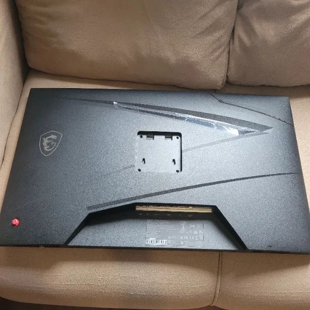  [Oportunidade] Monitor Msi Mag 274UPF E2, 27 pol, 4K, 160hz, 0.5ms (2 meses de uso)  - Foto 4