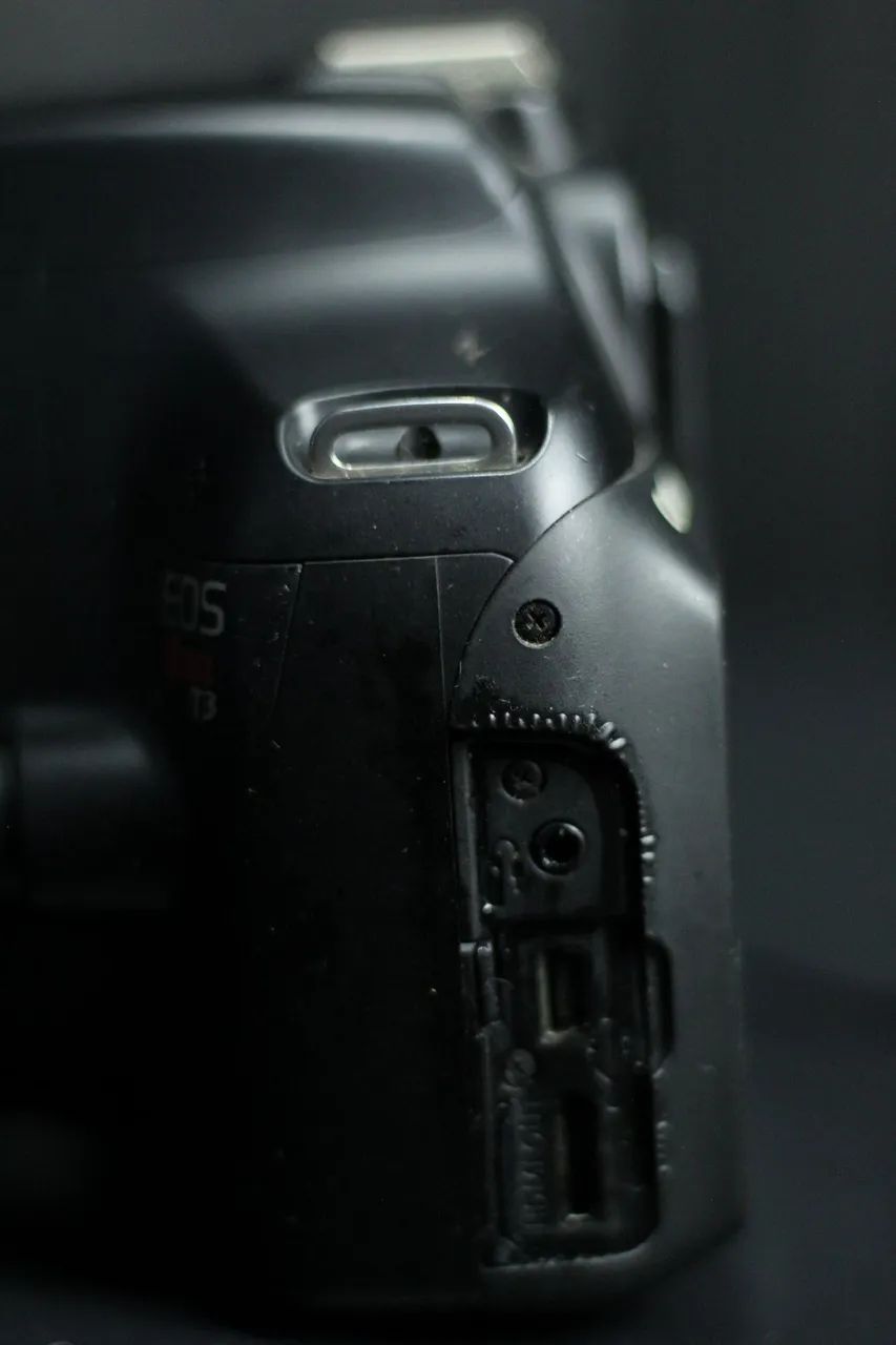Corpo Canon EOS Rebel T3 (detalhe no visor) - Foto 3