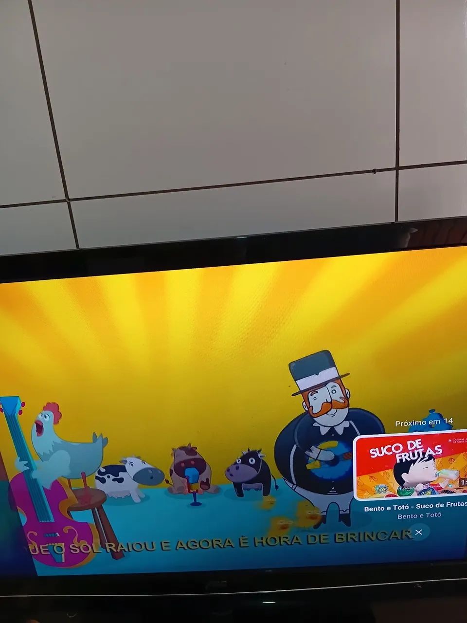 Vendo TV 42 e sofa 2lugare e um de três lugares  - Foto 4