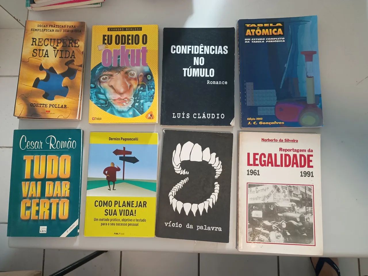 Livros diversos desapegando 