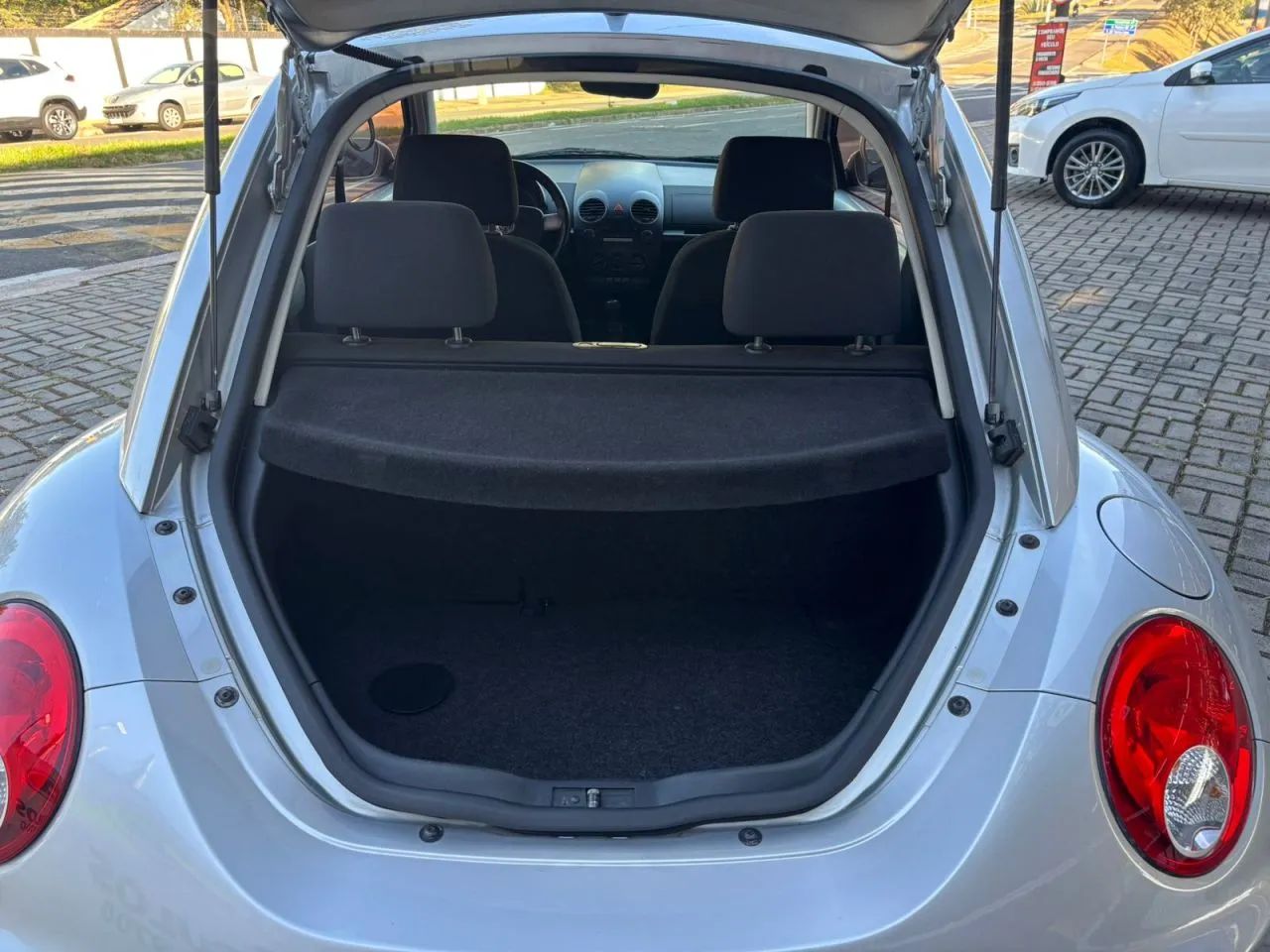 Volkswagen New Beetle 2.0 MI Mec./aut. 2009 - Foto 9