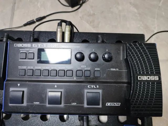 Boss GT1 com footswitch - Foto 4