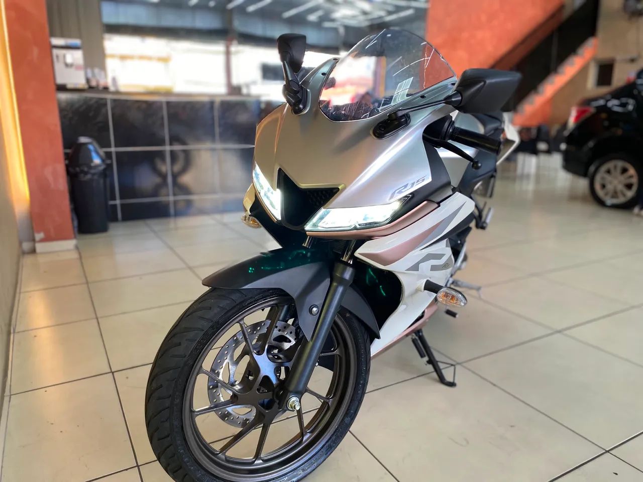 R15