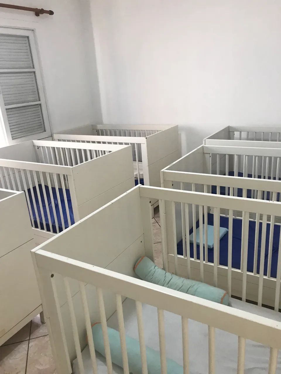 Móveis e brinquedos infantis 