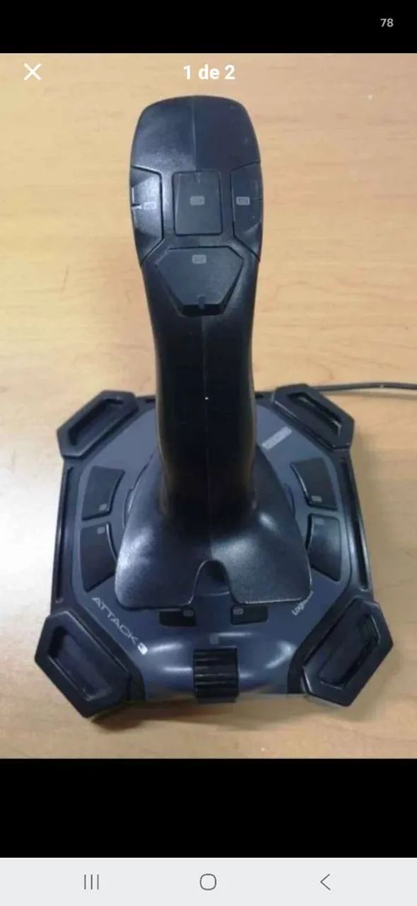 joystick Logitech Attack 3 para PC, projetado para jogos de simulação.