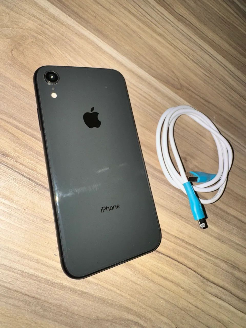 IPHONE XR 128gb + CABO + CAPINHAS