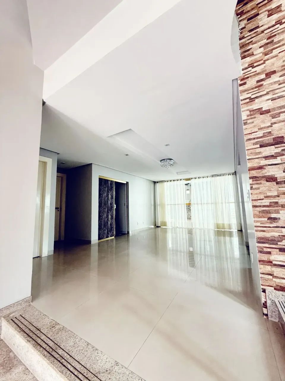 Sobrado com 5 Suites no Alphaville -Goiania -GO - Foto 4