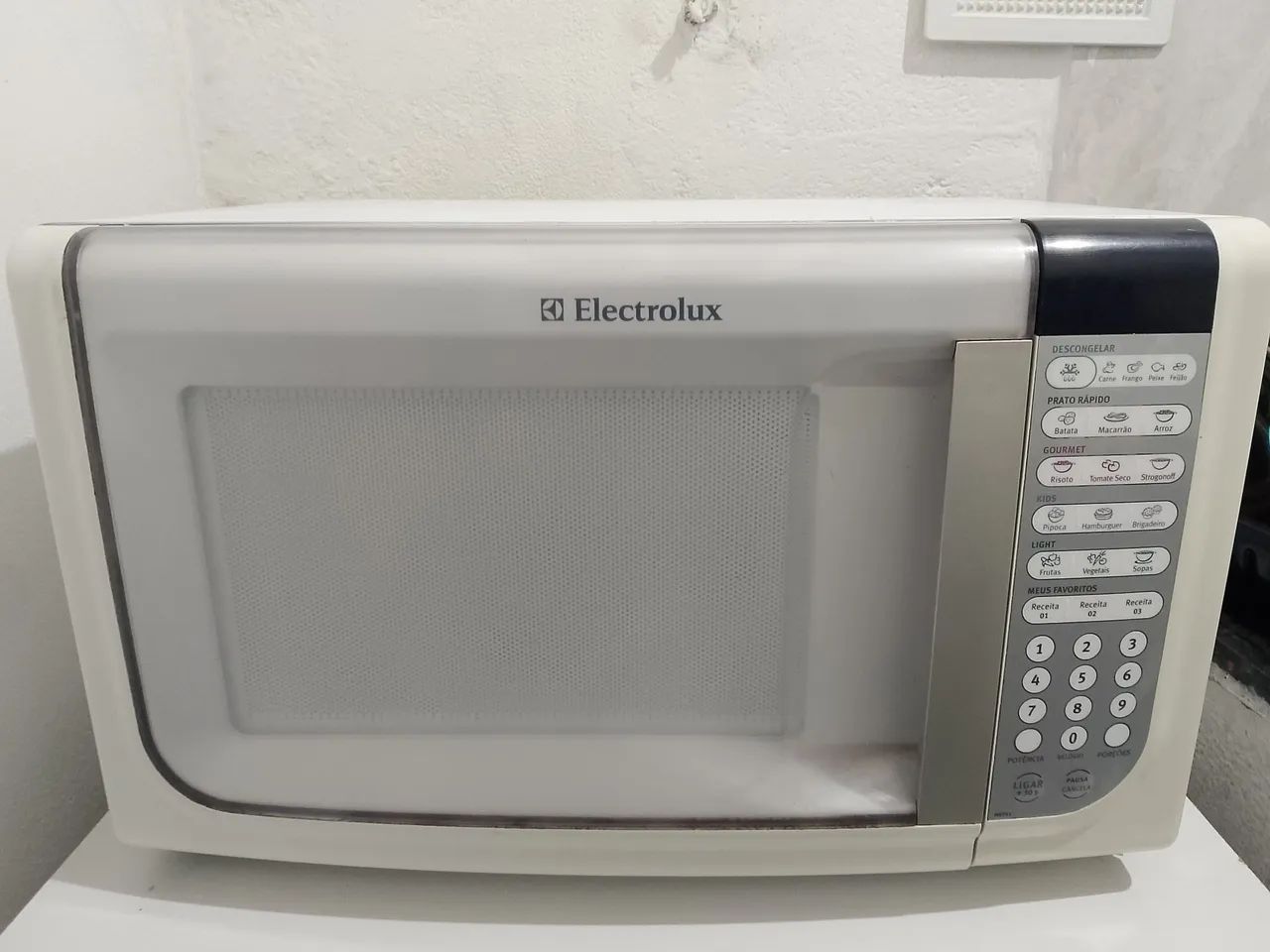 Vendo microondas Eletrolux 8 kilos 