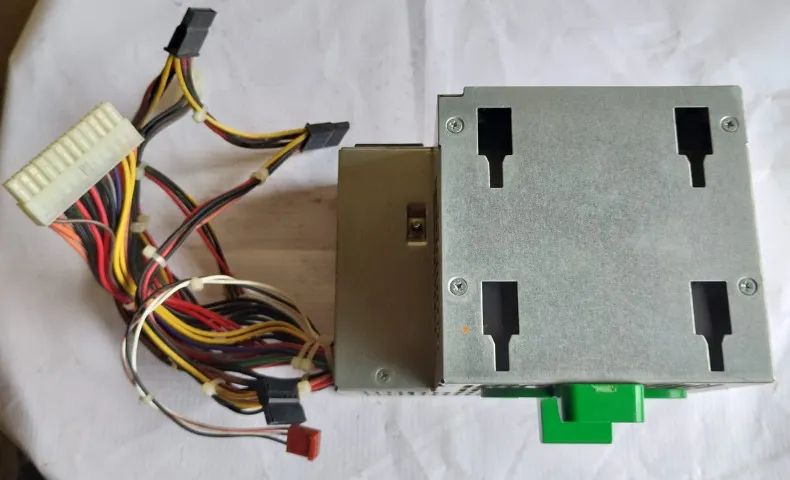 Fonte de alimentação para PC HP API5PC52 240W - Usada    - Foto 4