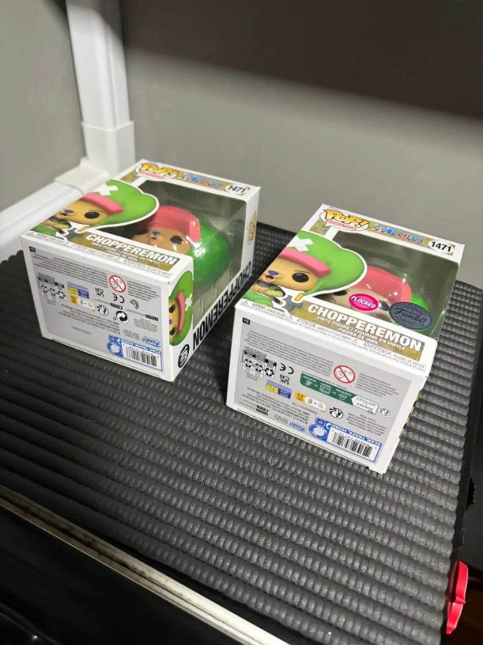 Dupla Funko Chopperemon - Chopper One piece - Regular + Flocked - Foto 4