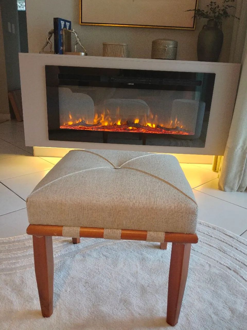 Vende-se Puff madeira maciça tecido linho 45x45 , 200,00