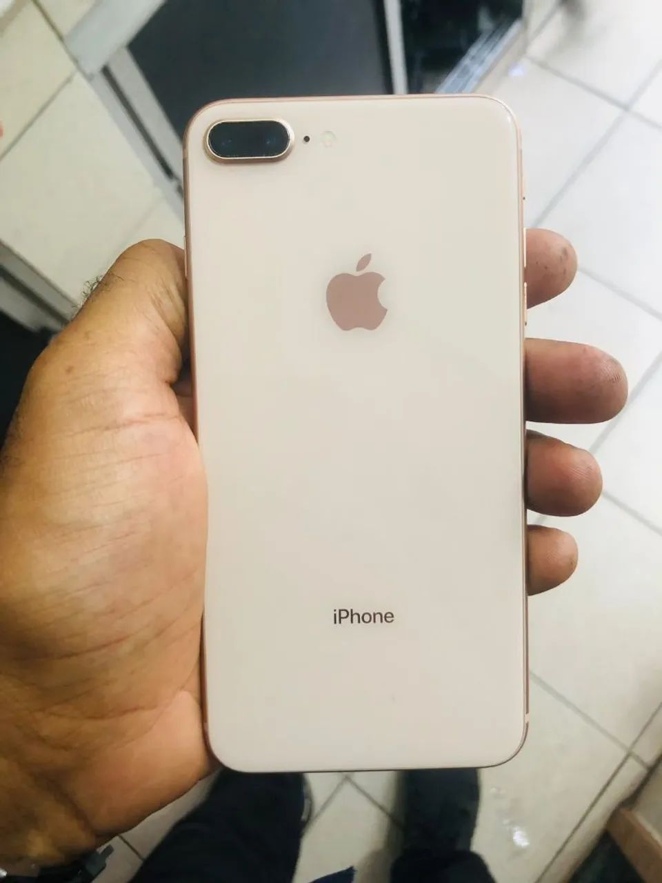 IPHONE 8 PLUS 64GB GOLD SEMINOVO  TODO ORIGINAL  - Foto 2