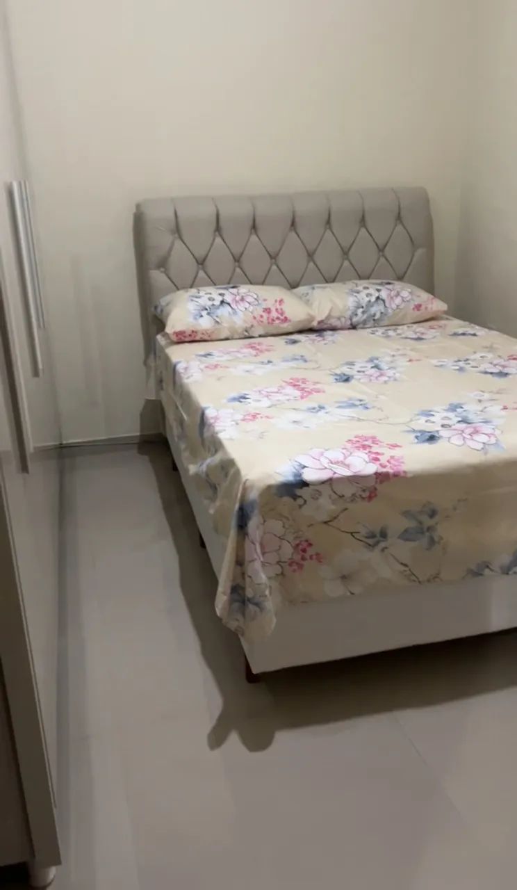 ? Vendo Conjunto de Quarto Completo: Cama, Cabeceira e Guarda-Roupa!