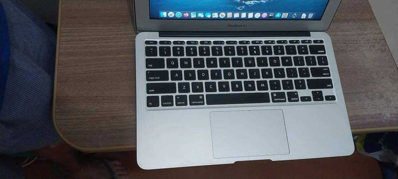 MacBook Air A1465 Core i7 4° Geração Bateria 2:00hs Bem conservado