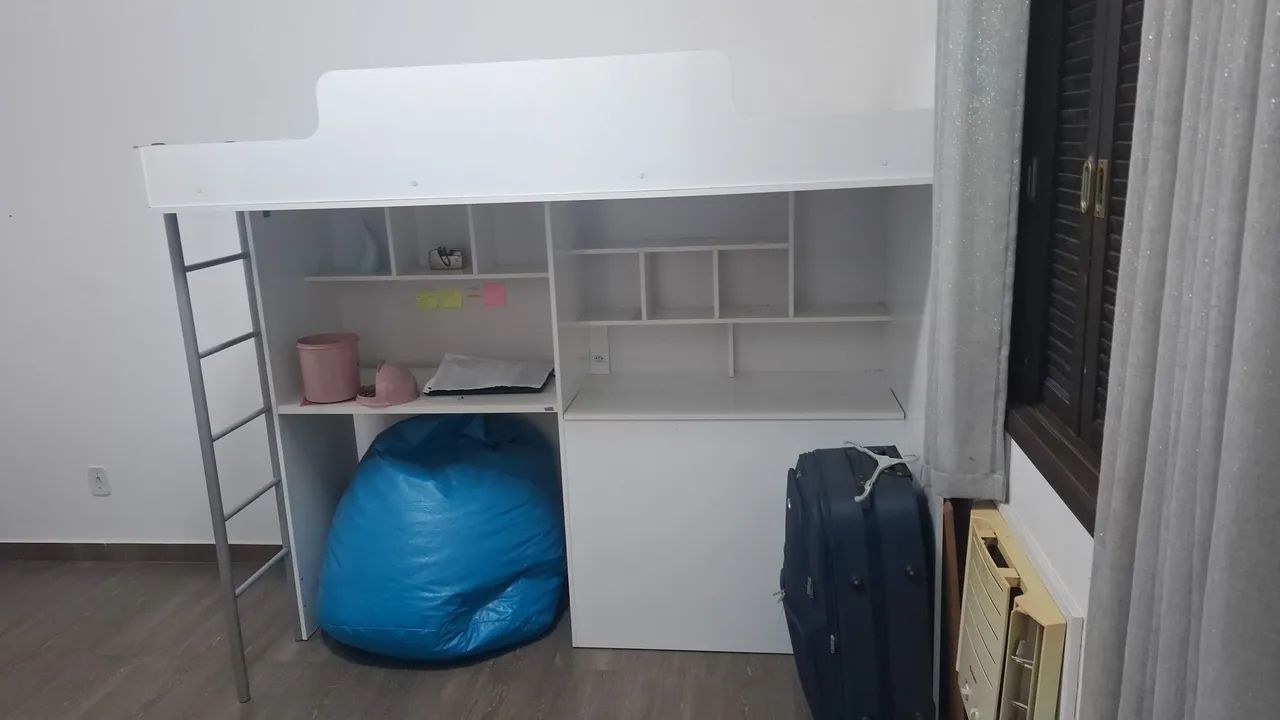 Cama escrivaninha bem conservada