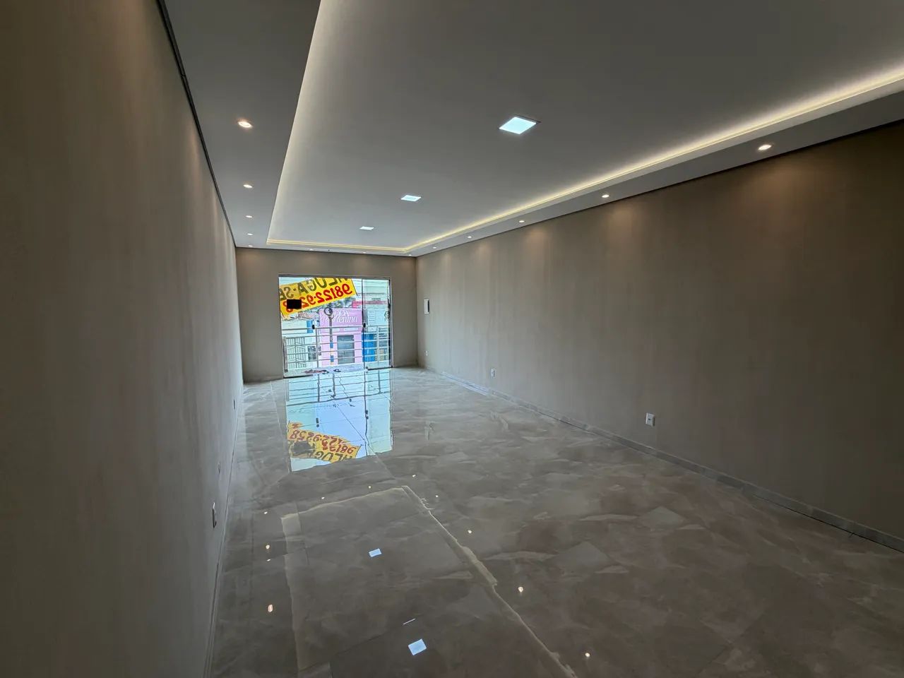 Sala comercial na Av. Ataíde Teive