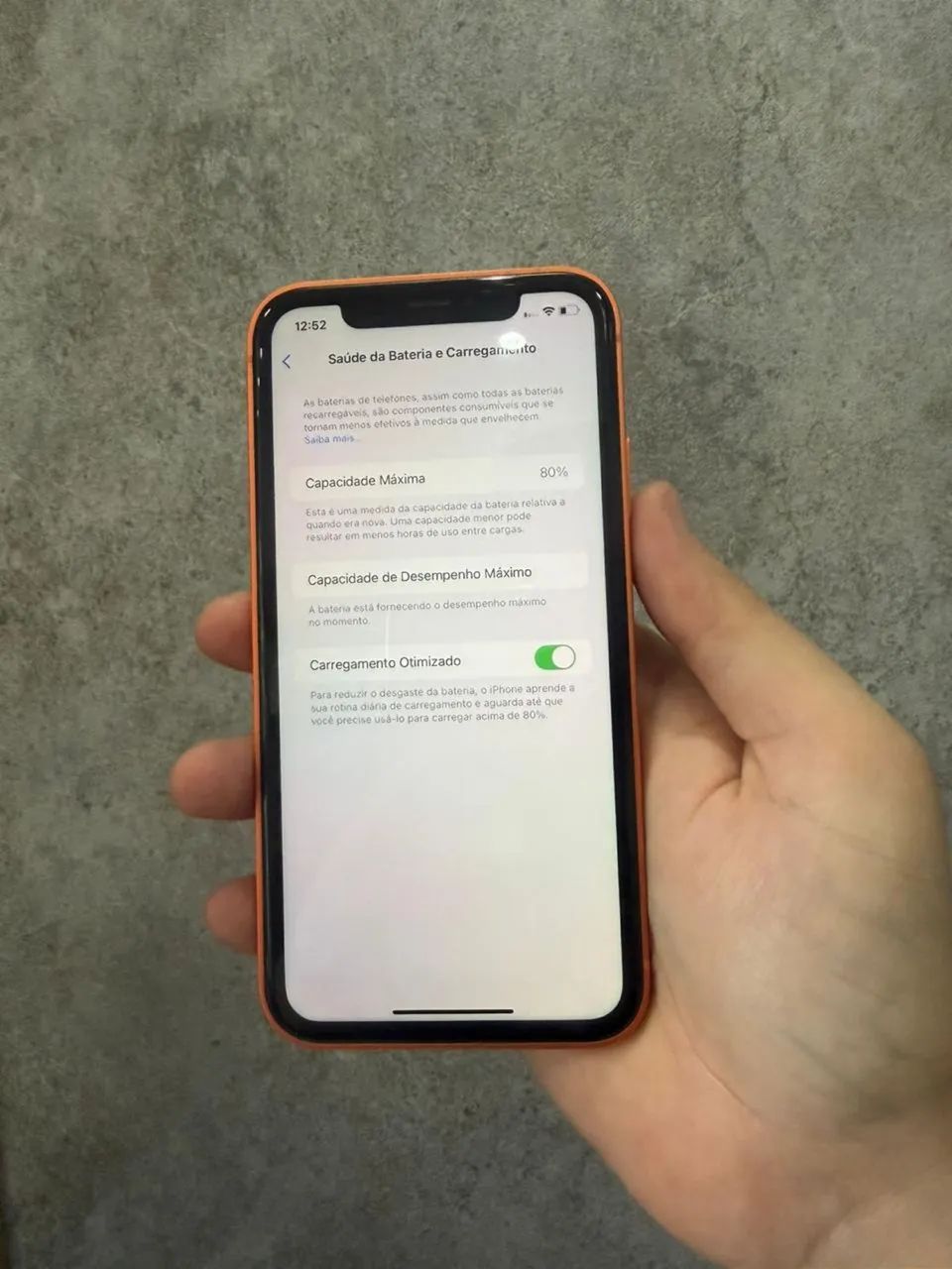 iPhone XR na carcaça de 17 pro