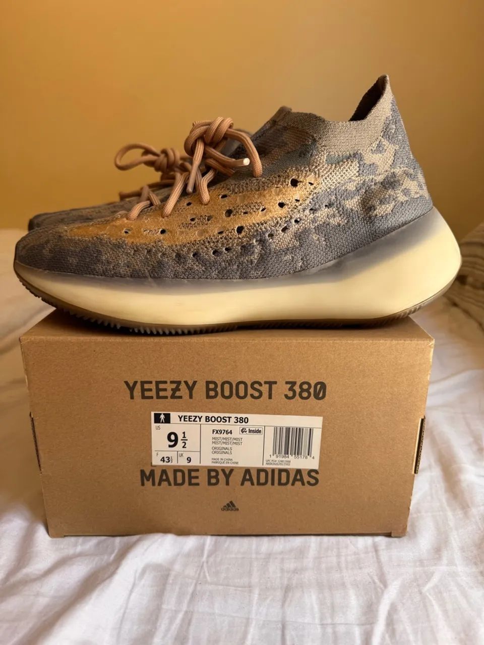 Yeezy Boost 380 - Foto 2