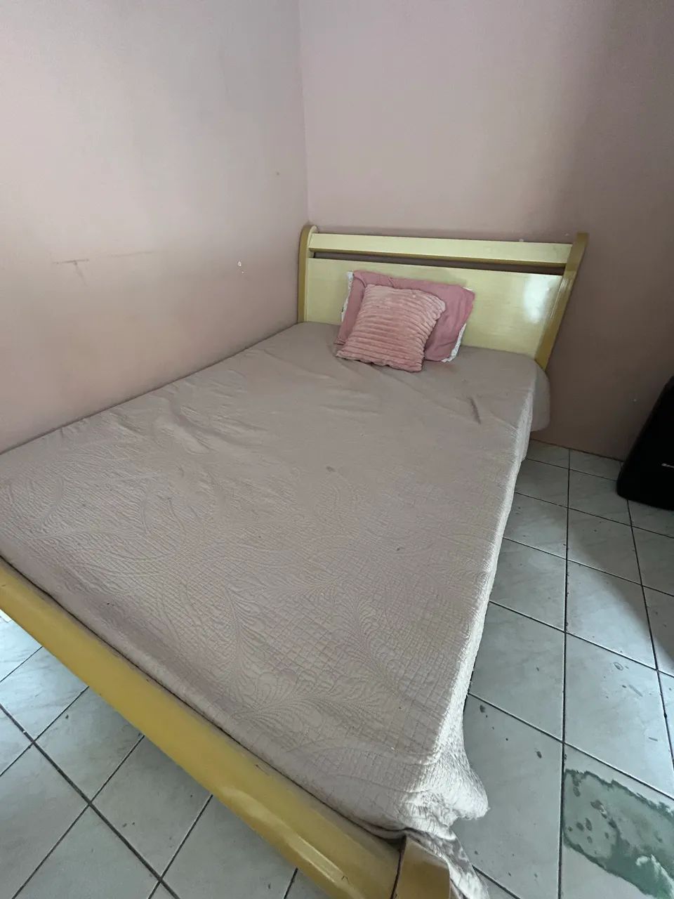 Cama De Casal com colchão  - Foto 2