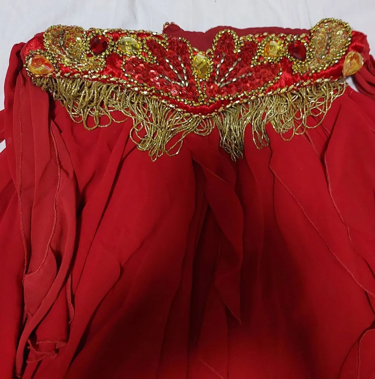 Linda roupa de dança do ventre vermelha e dourada - Foto 3