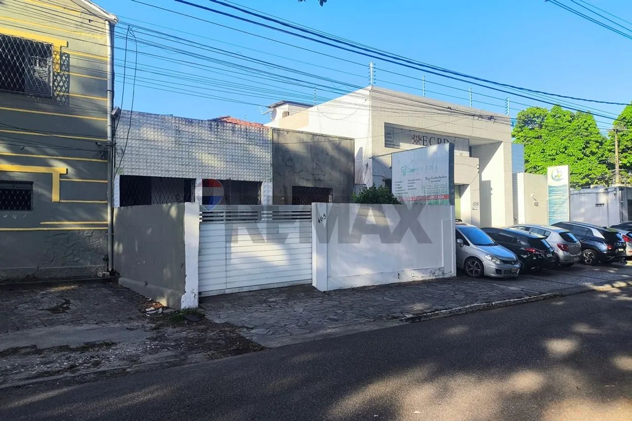 CASA COM TERRENO AMPLO NA AV. CAMILO DE HOLANDA - Foto 5