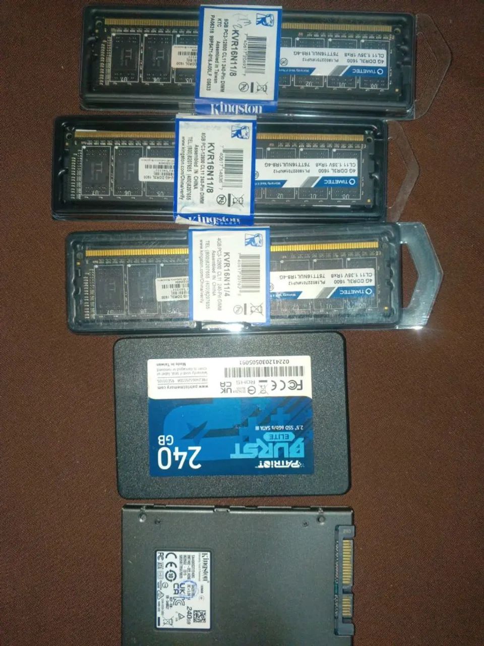 SSD de 240 GB e memória RAM DDR 3