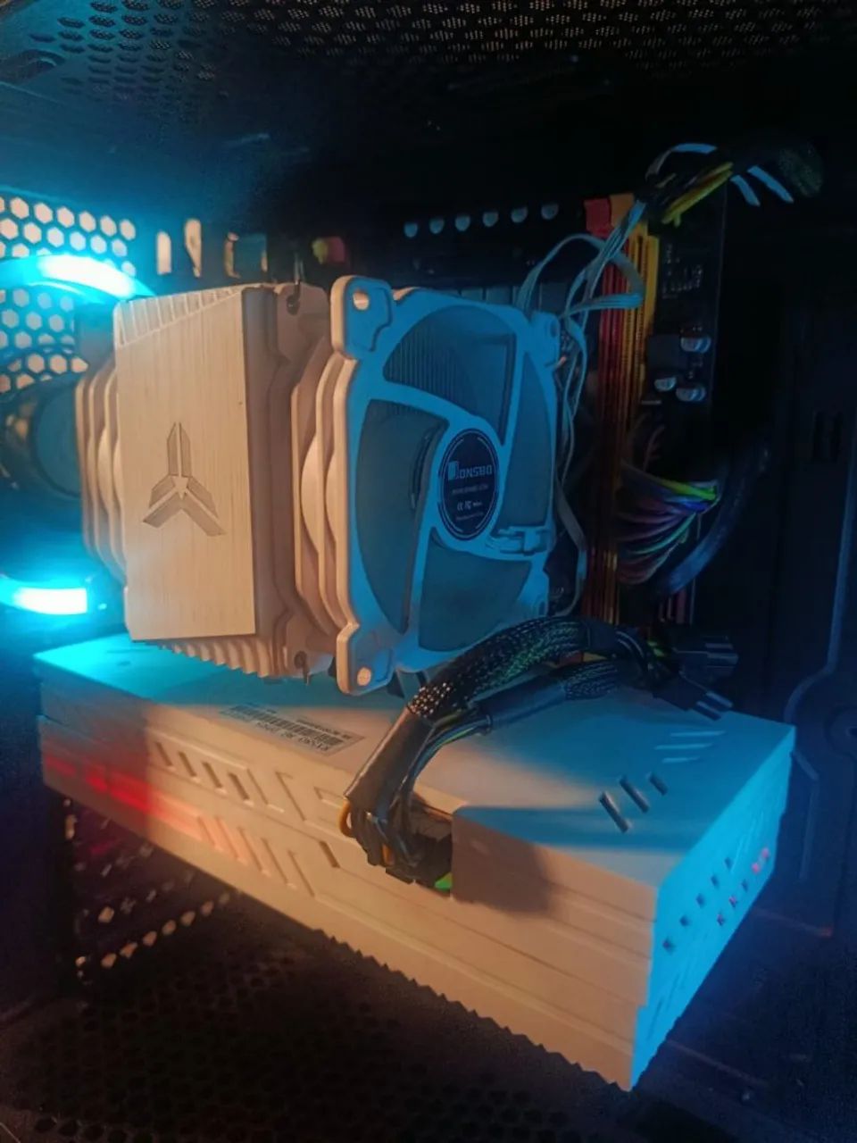 PC Gamer Xeon E5-2689 + RX 580 8GB + 16GB RAM - Foto 2
