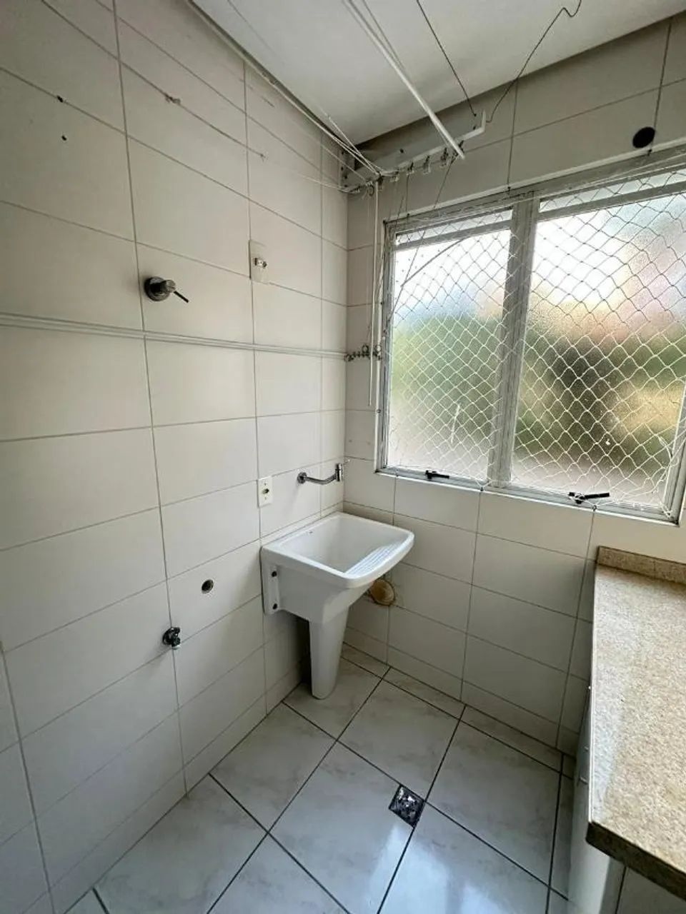 APARTAMENTO SEMIMOBILIADO NO COMERCIÁRIO, 2 QUARTOS SENDO UMA SUÍTE - Foto 4