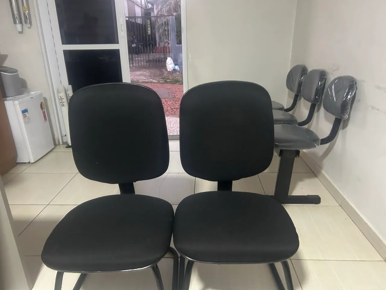 Vendo cadeiras de escritório  - Foto 3