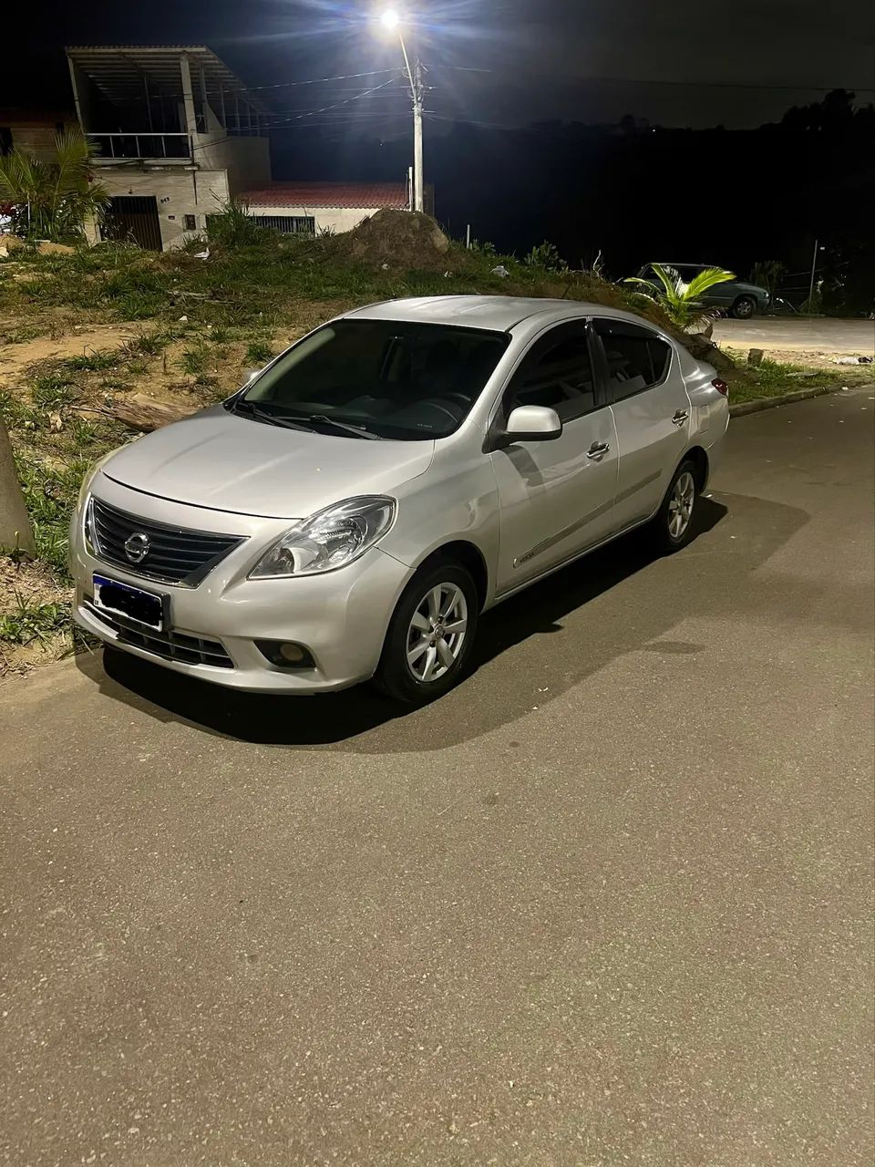 Nissan Versa VERSA SL 1.6 16V Flex Fuel 4p Mec. 2013