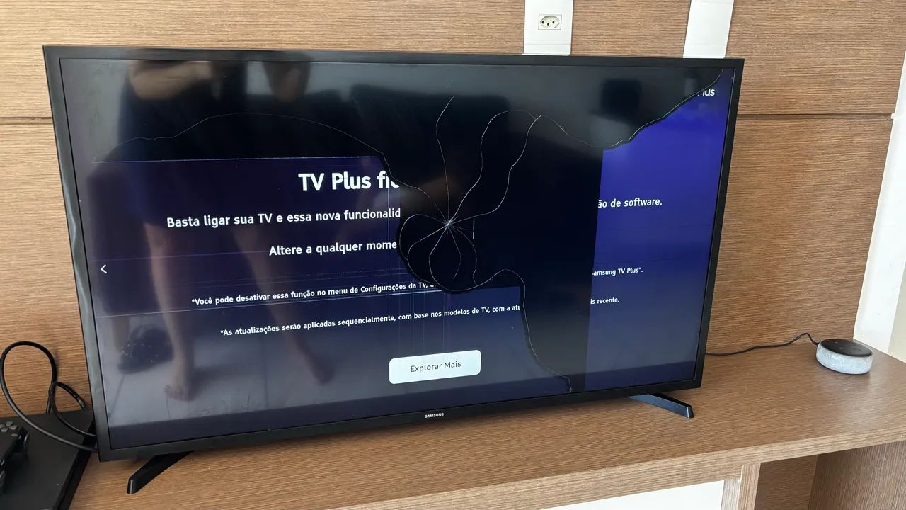 Tv 43 polegadas com defeito