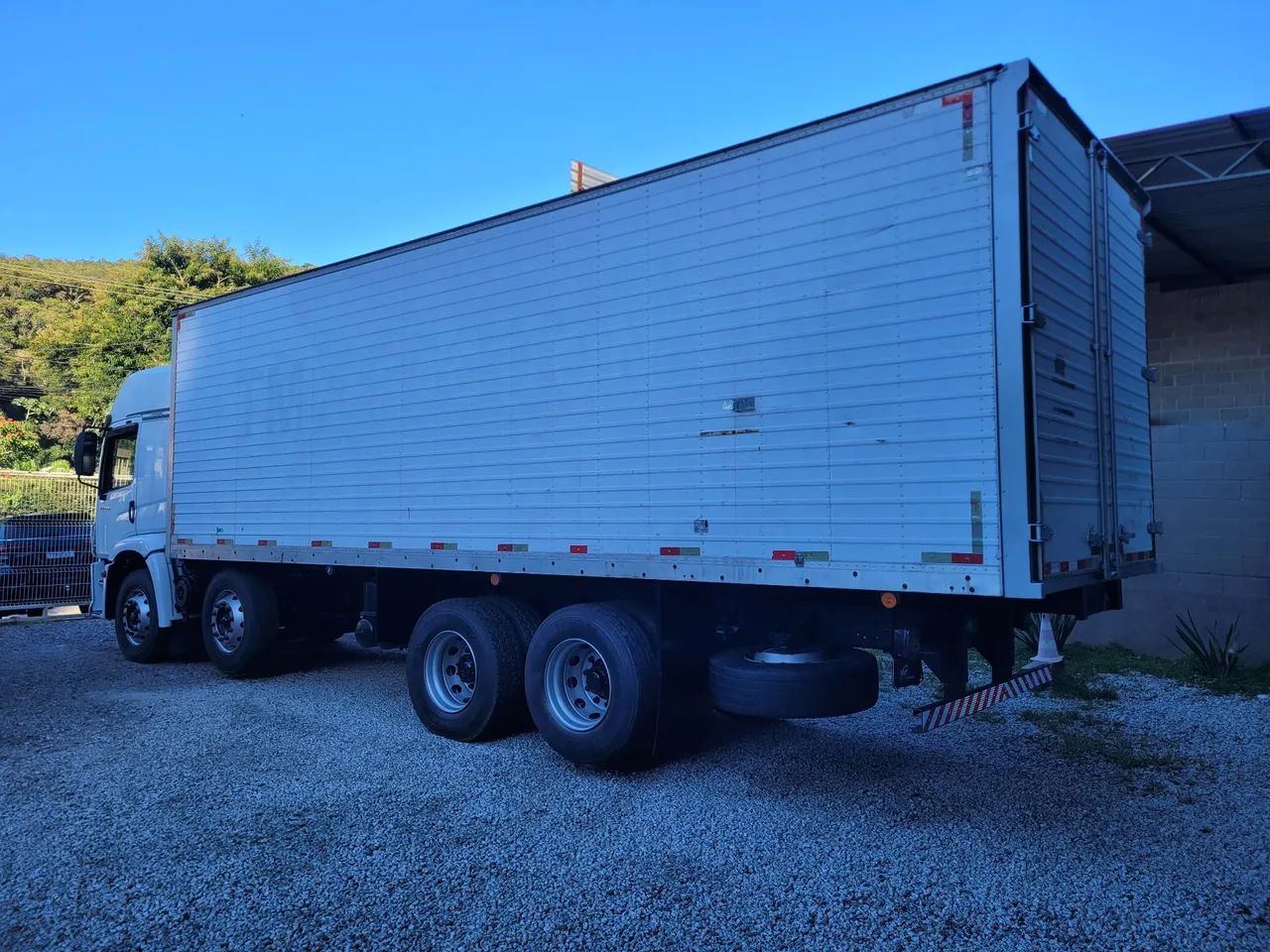 VW 24-280 Bitruck 8×2 2015 Cabine Leito Teto Alto | V-Tronic 6 Marchas - Foto 6
