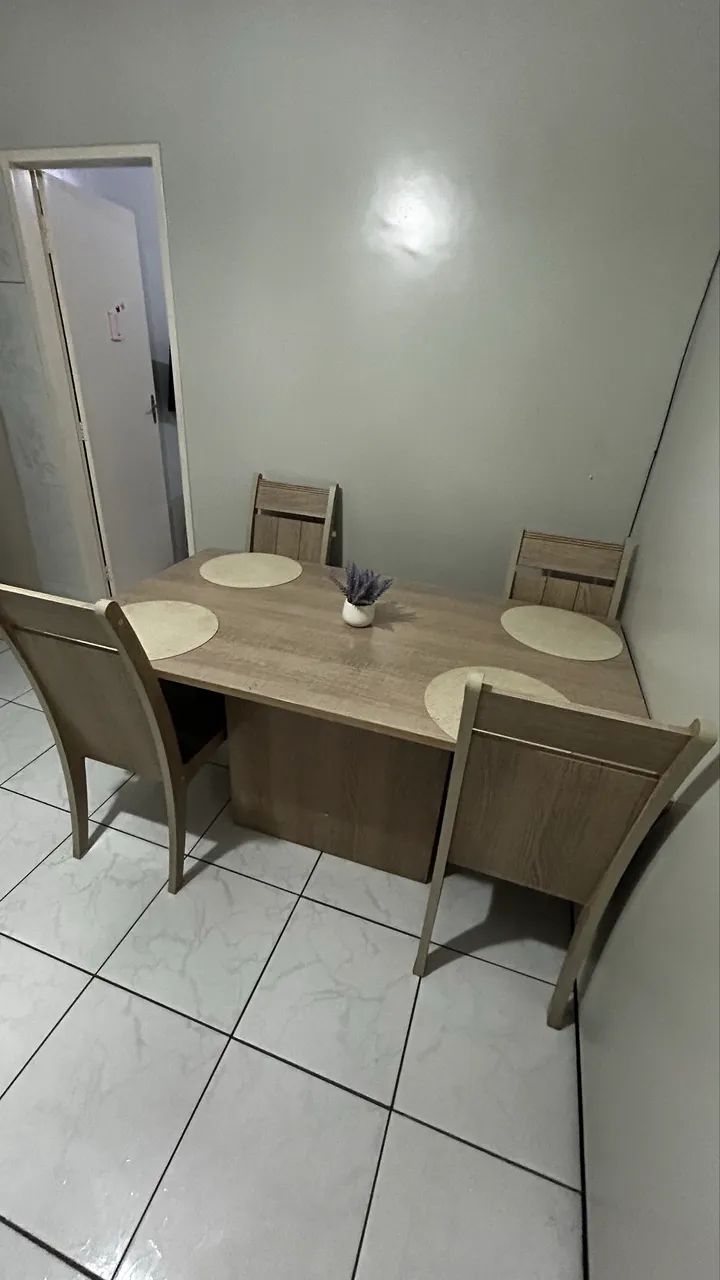 Mesa 4 cadeiras 