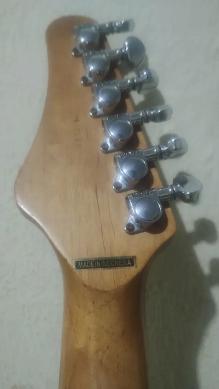 Guitarra Stratocaster LYON by Washburn - Foto 5
