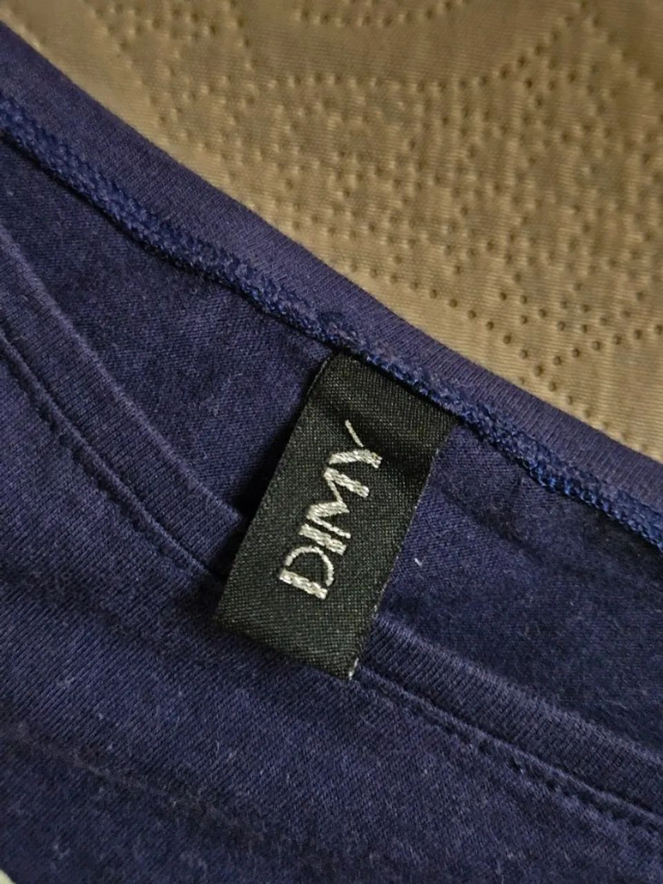 Camiseta cropped estampada azul marinho tam G - Foto 4