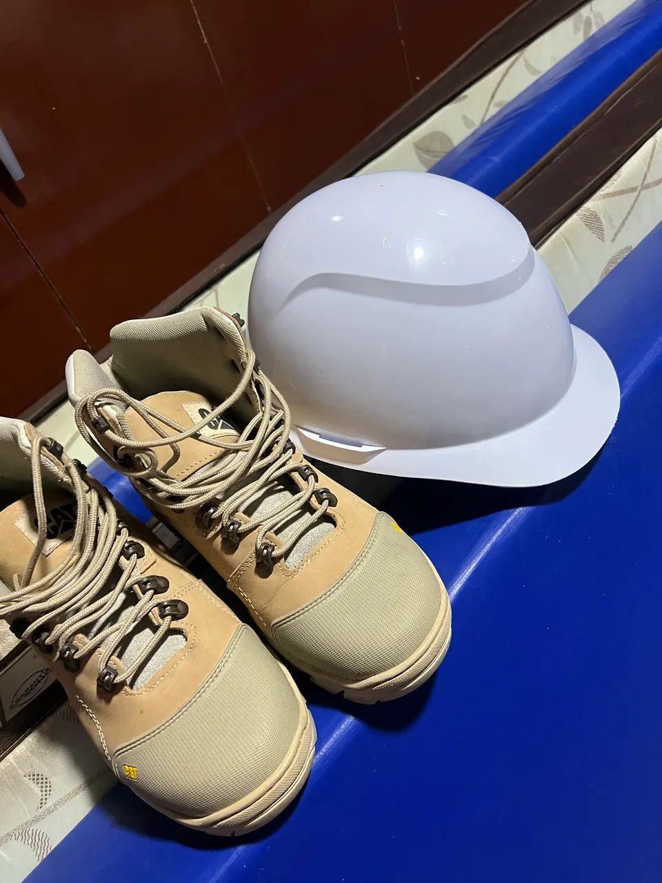 Bota tamanho 36 bico de aço e capacete  - Foto 4