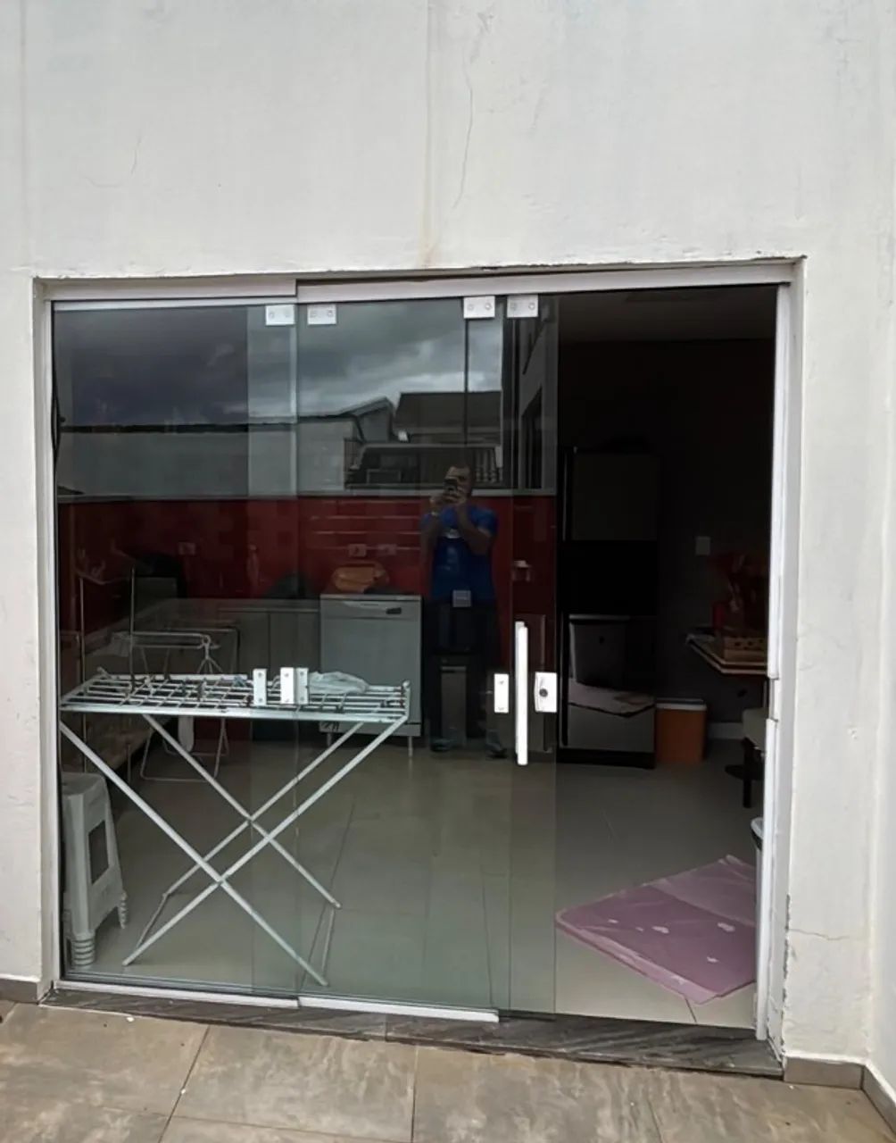 Porta de vidro de correr com 3 folhas